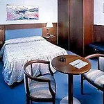 梦德诺皇宫酒店 4*
