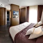 Palace Moderno 4*