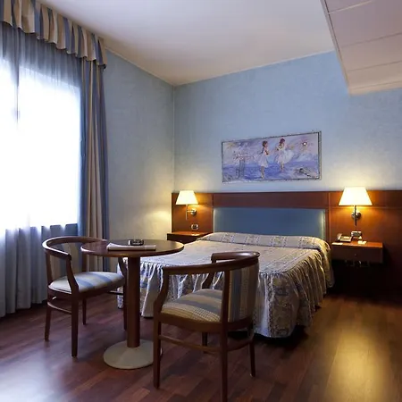 Palace Moderno 포르데노네