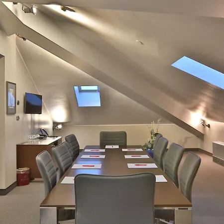 Palace Moderno מלון 4*