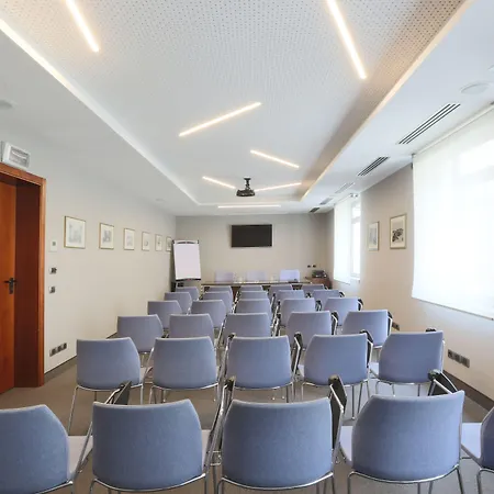 فندق Palace Moderno 4*