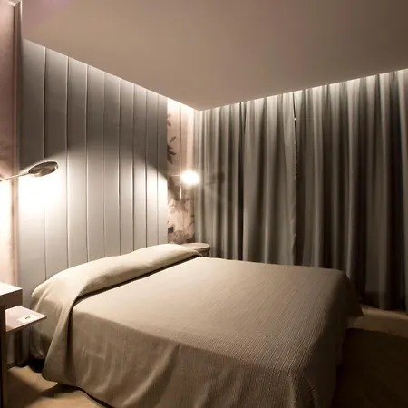 Palace Moderno 4* פורדנונה