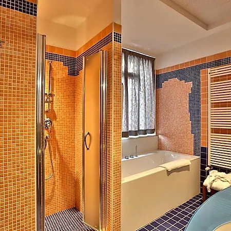 Palace Moderno 4*
