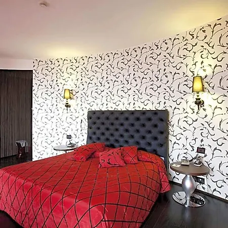 Palace Moderno 4*