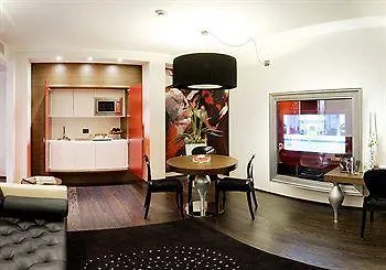 Palace Moderno מלון 4*