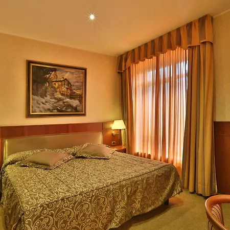 Palace Moderno فندق